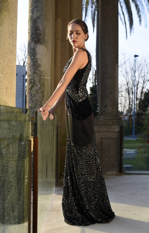 Vestido largo negro y plata