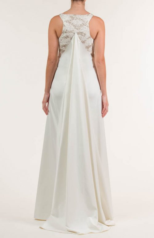 Vestido de novia largo de satén crema y siena