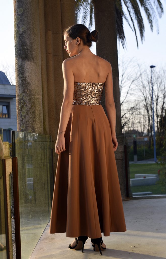 Vestido corto Anfisa palabra de honor marrón alazán - Javier Barrio