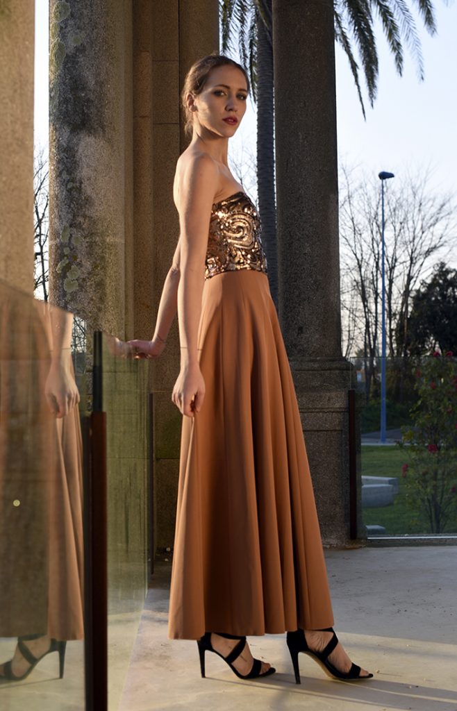 Vestido corto Anfisa palabra de honor marrón alazán - Javier Barrio