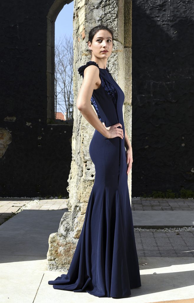 Vestido largo Lobelia tejido crepe azul marino y terciopelo- Javier Barrio Couture