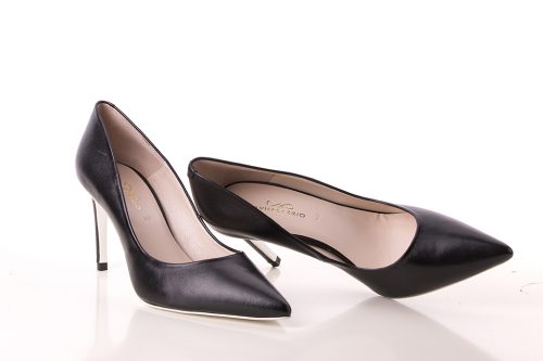 Zapato de tacón corte salón en piel tono negro mate